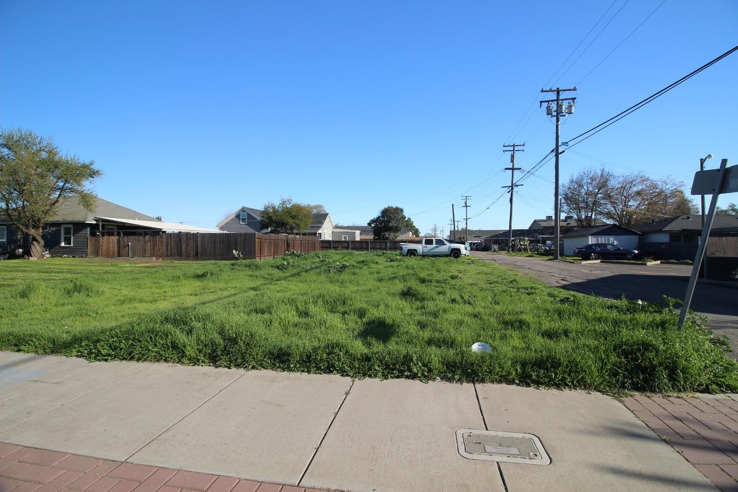 12716 Bentley St, Waterford, CA 95386