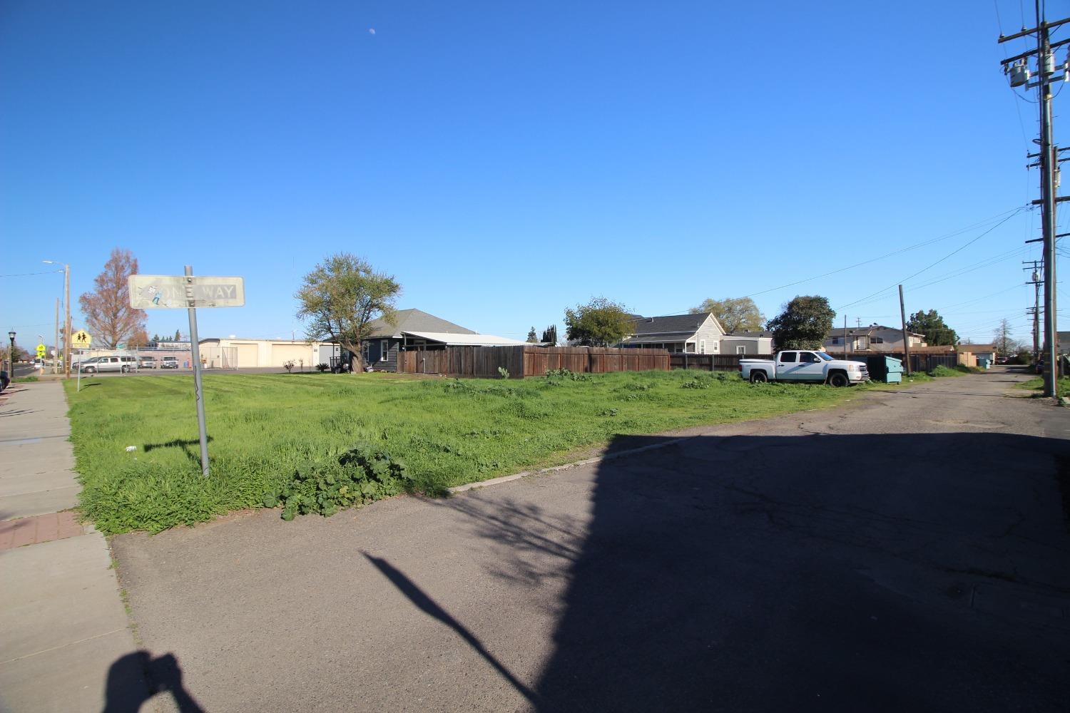 12716 Bentley St, Waterford, CA 95386