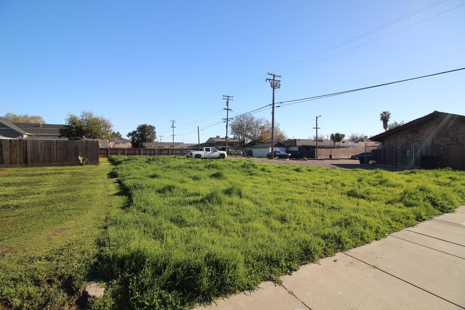 12716 Bentley St, Waterford, CA 95386