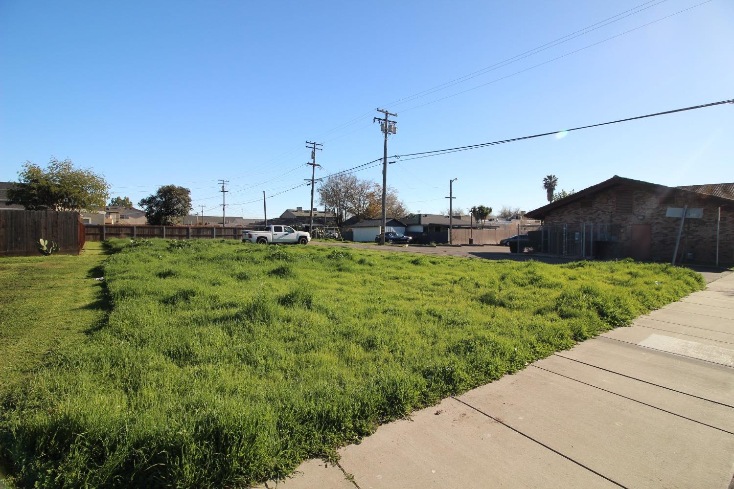 12716 Bentley St, Waterford, CA 95386