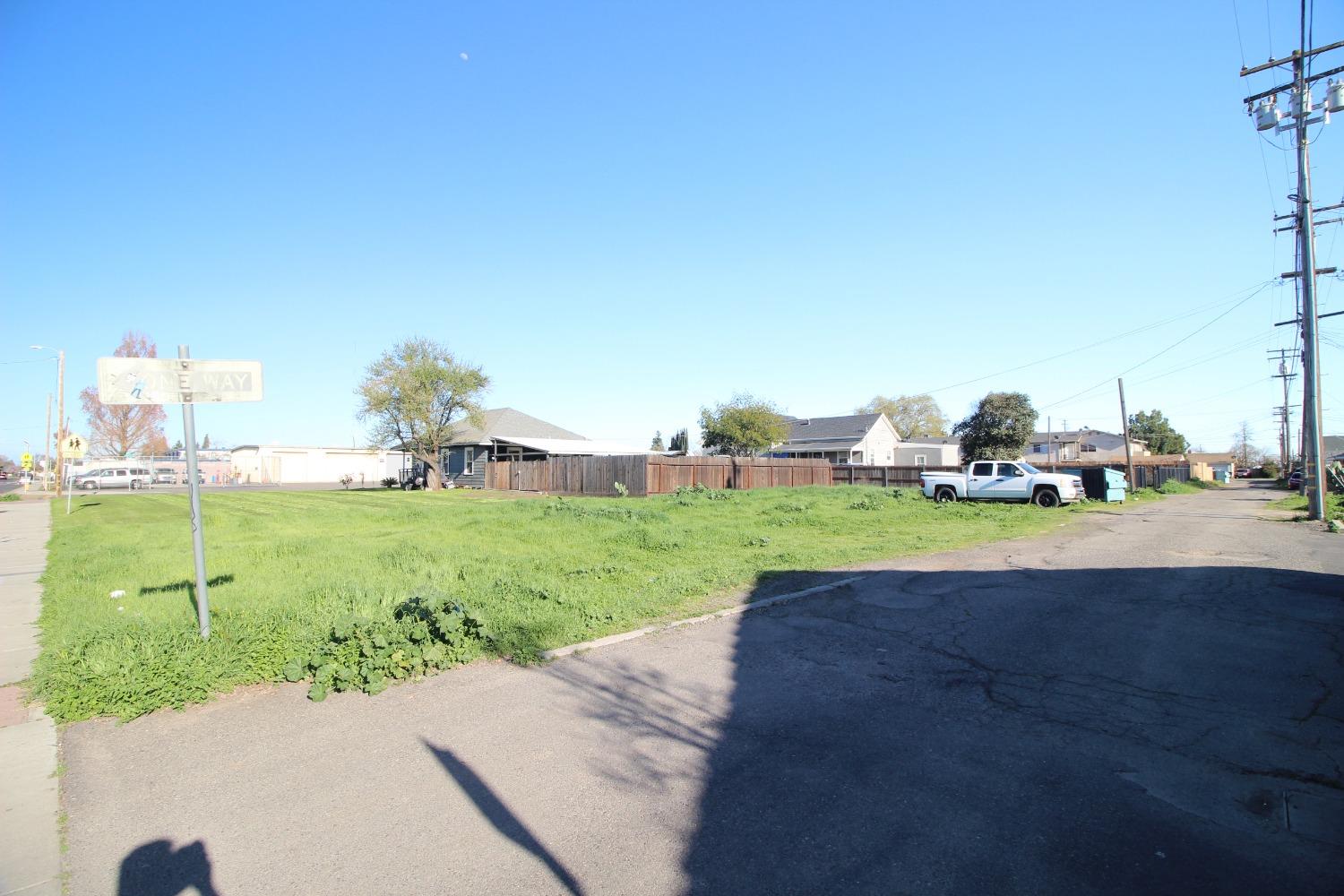 12716 Bentley St, Waterford, CA 95386