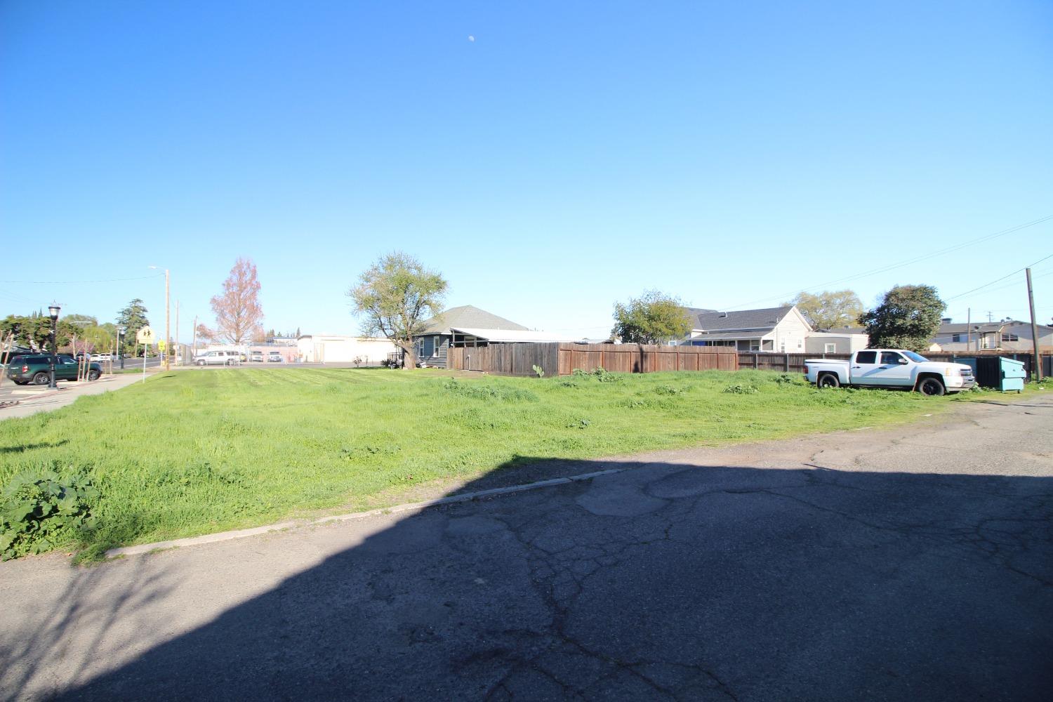 12716 Bentley St, Waterford, CA 95386