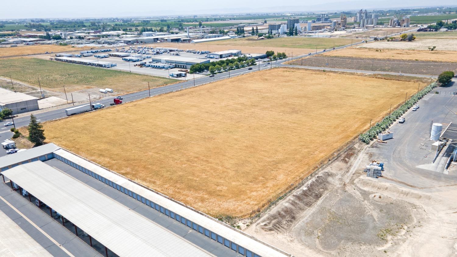 2625 W Main St, Turlock, CA 95380