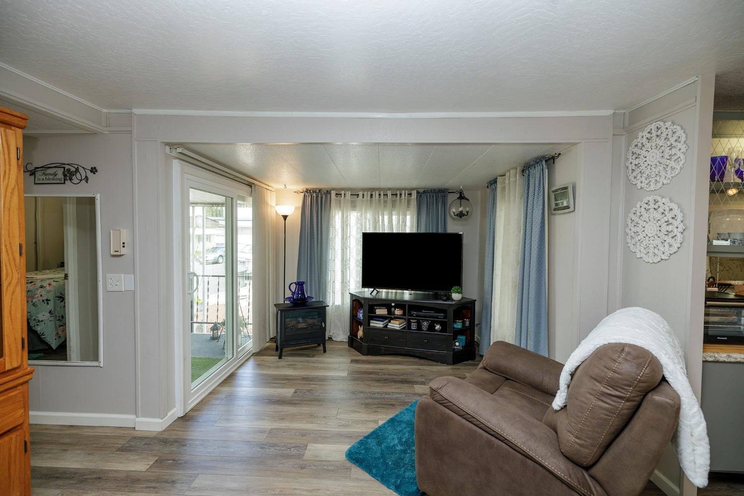 2505 Jackson Ave #197, Escalon, CA 95320