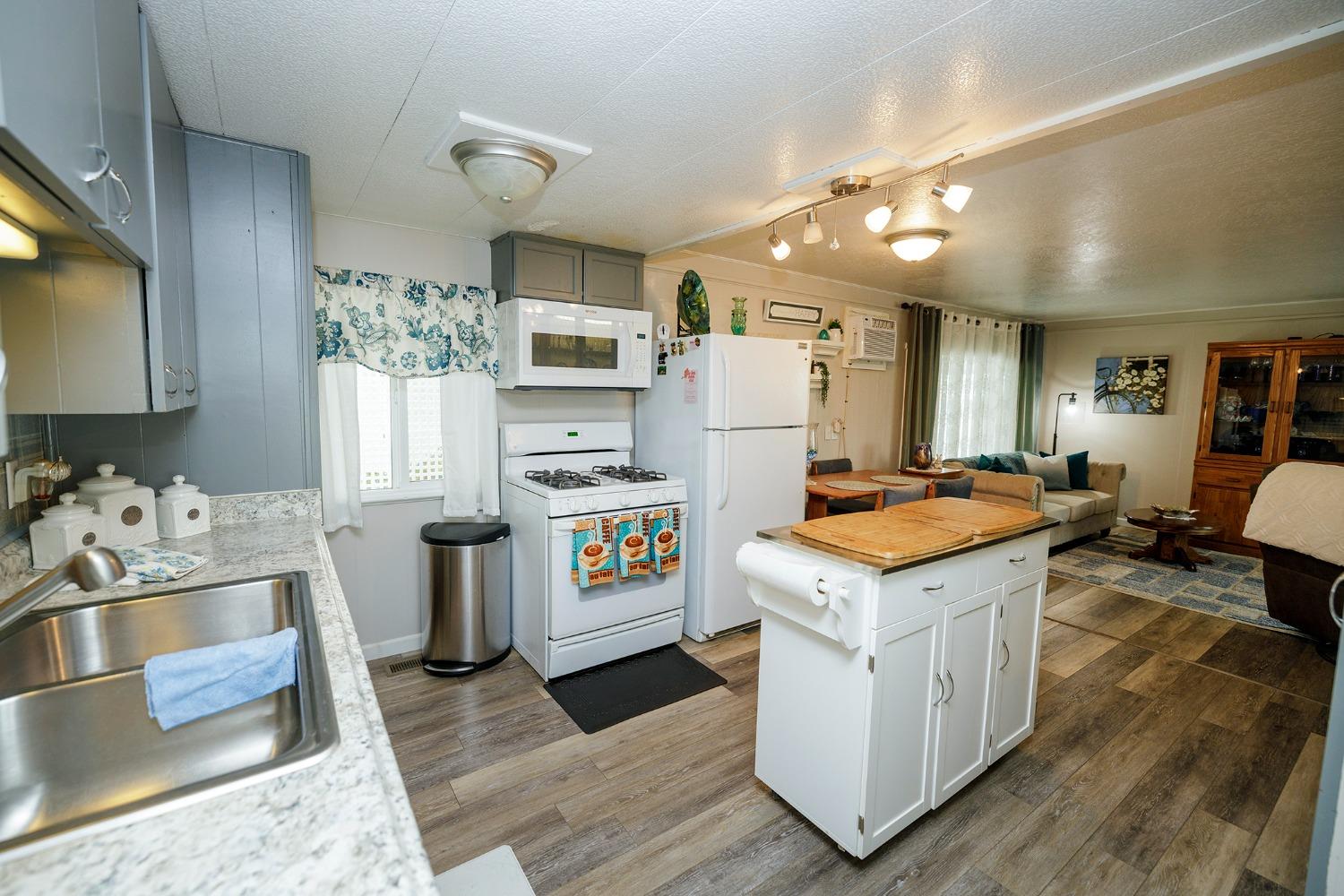 2505 Jackson Ave #197, Escalon, CA 95320