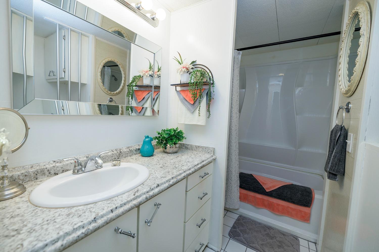 2505 Jackson Ave #197, Escalon, CA 95320