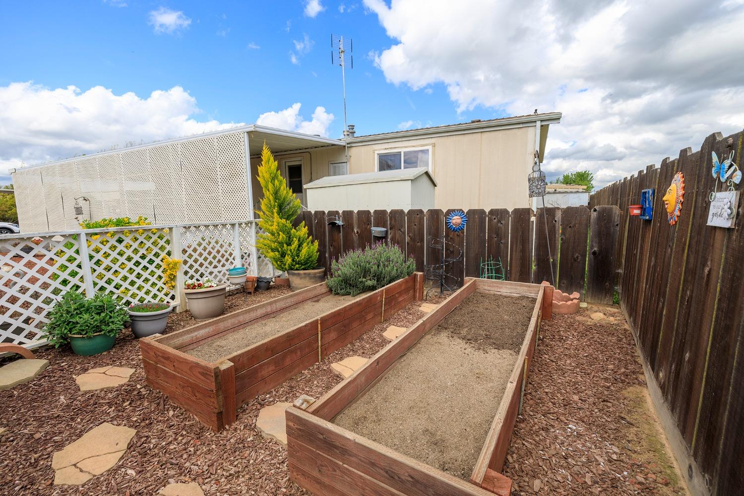 2505 Jackson Ave #197, Escalon, CA 95320