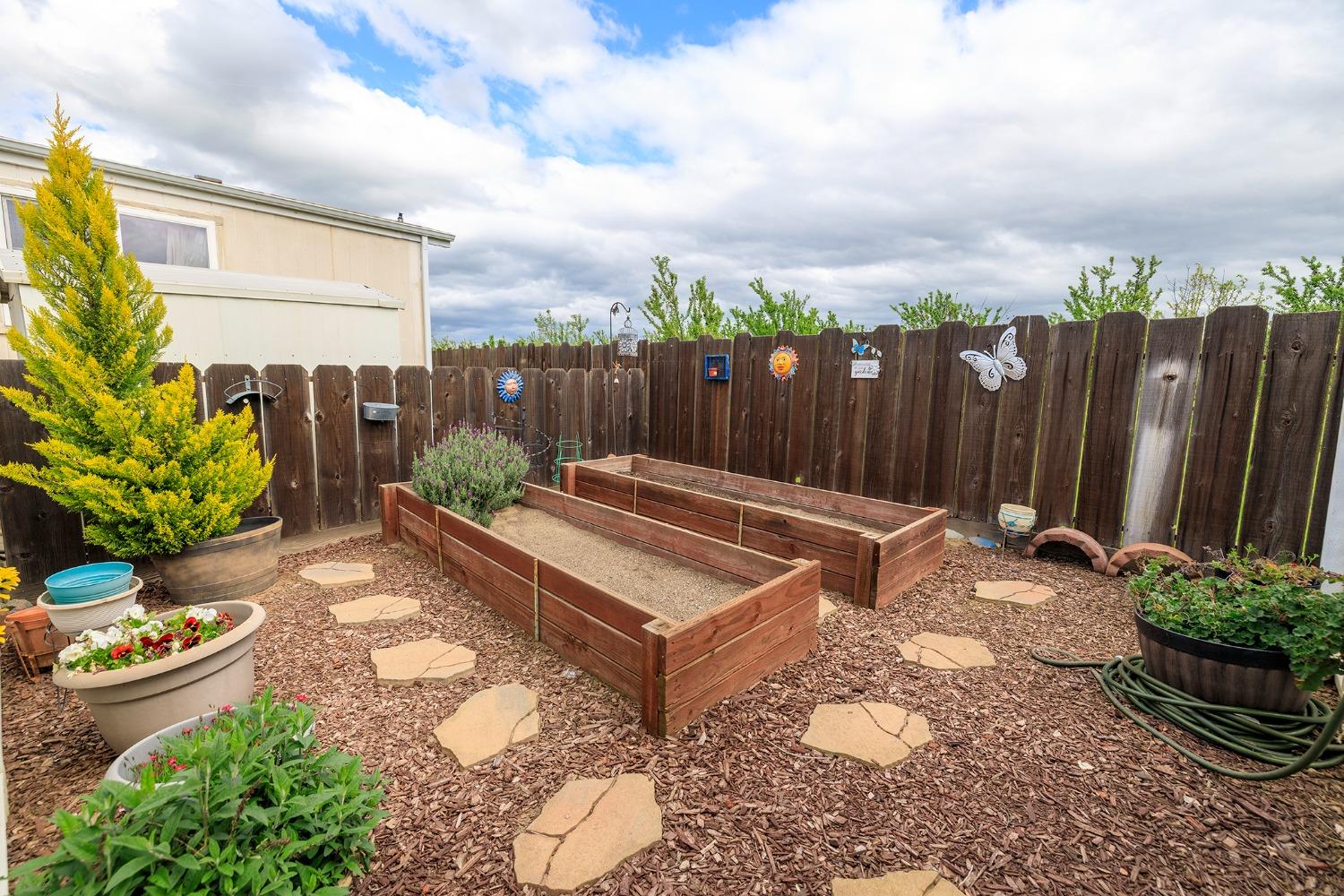 2505 Jackson Ave #197, Escalon, CA 95320