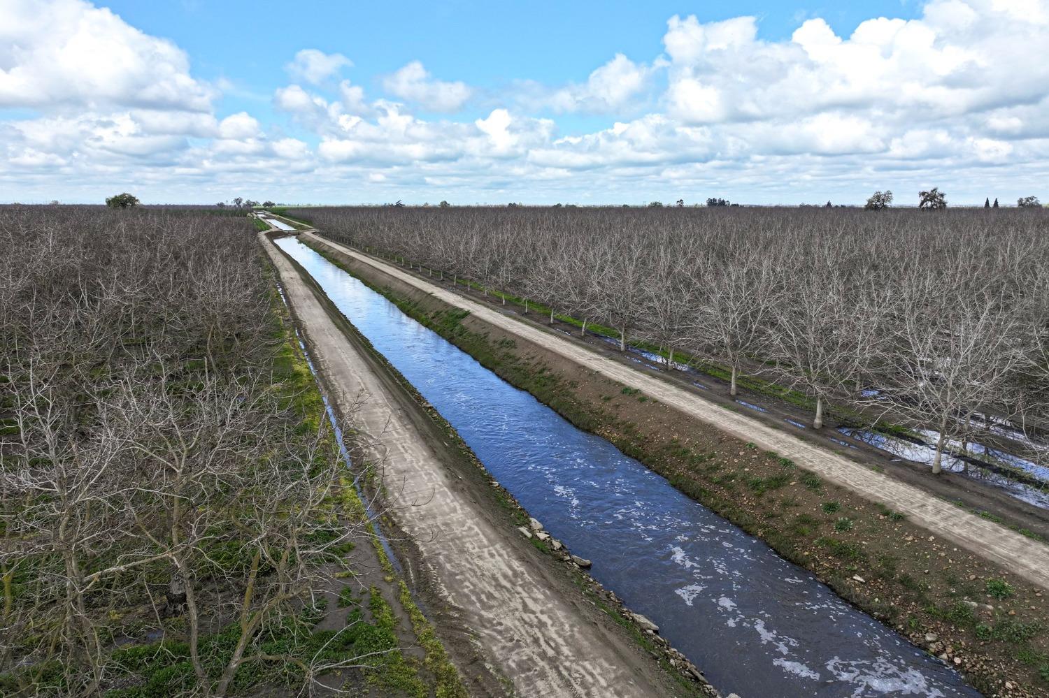 18000 Road 180, Strathmore, CA 93267