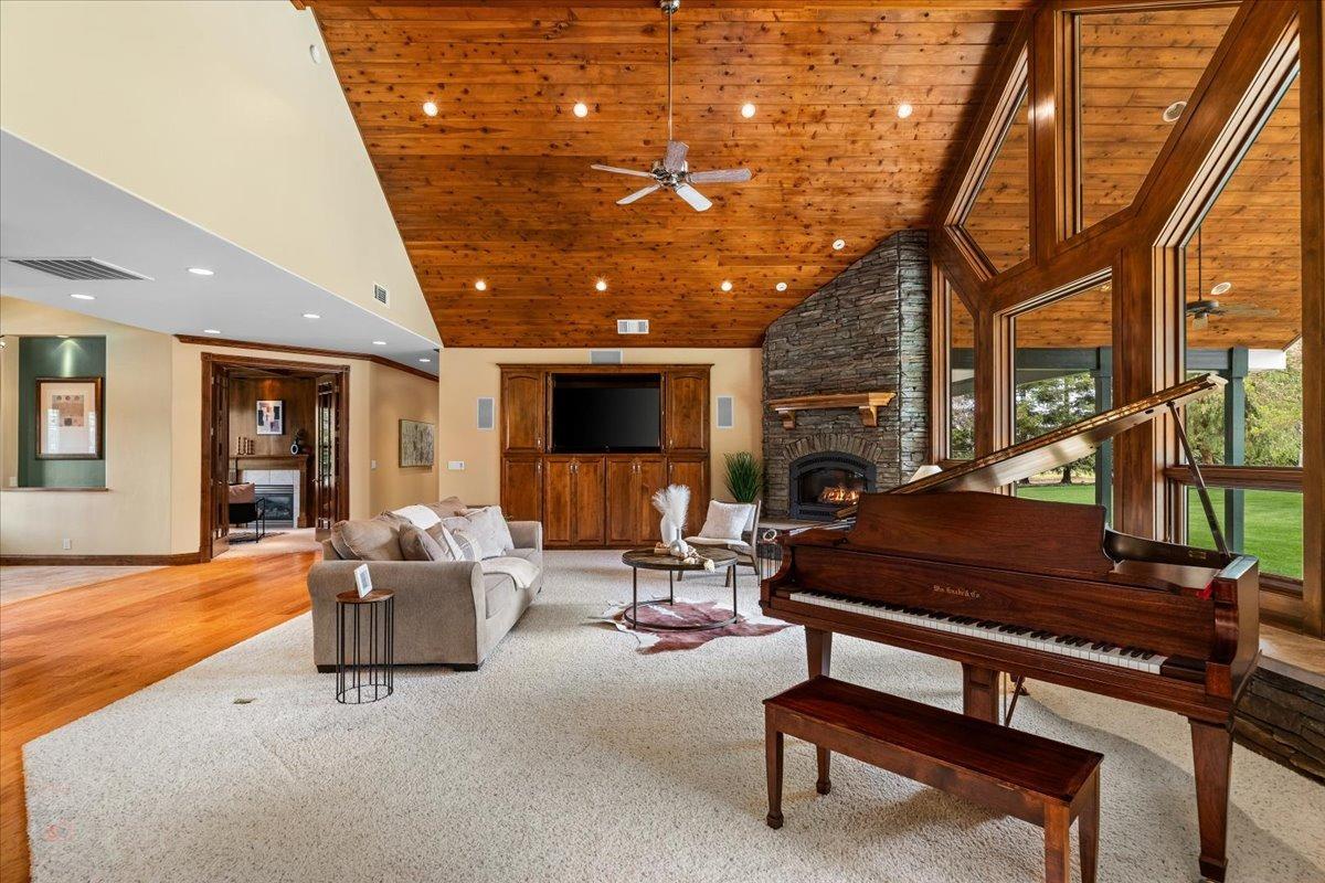 25926 Austin Rd, Ripon, CA 95366