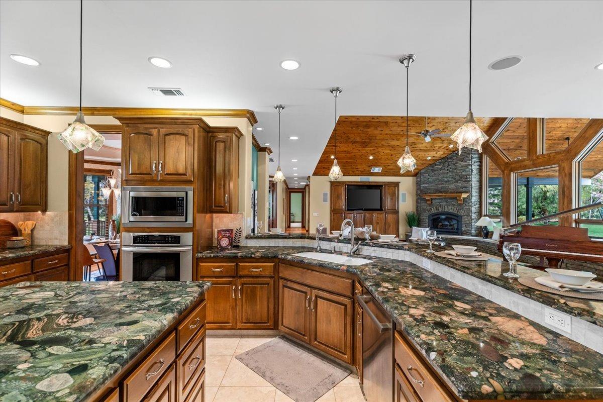 25926 Austin Rd, Ripon, CA 95366