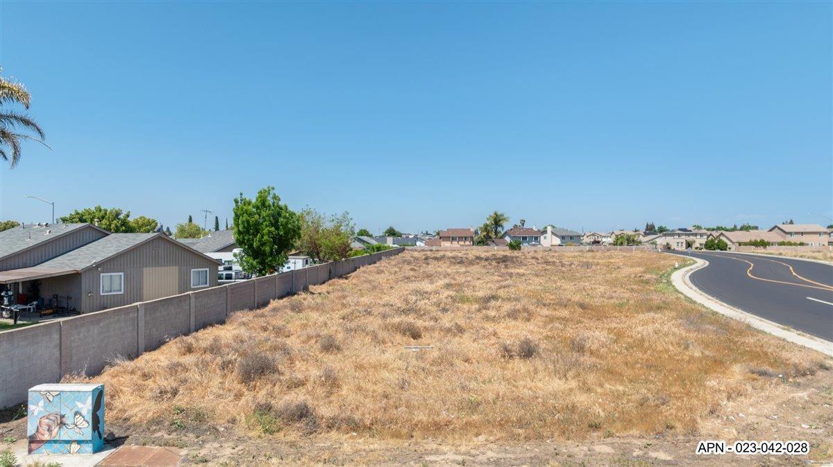 1 Hammatt Ave, Livingston, CA 95334