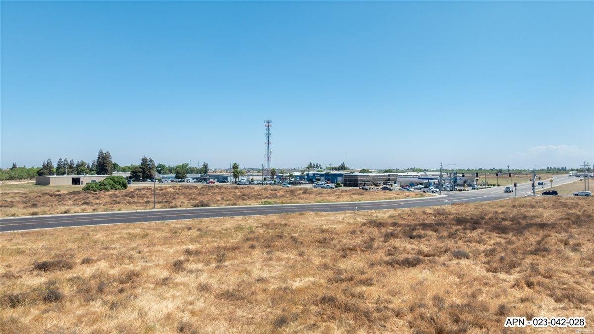 1 Hammatt Ave, Livingston, CA 95334