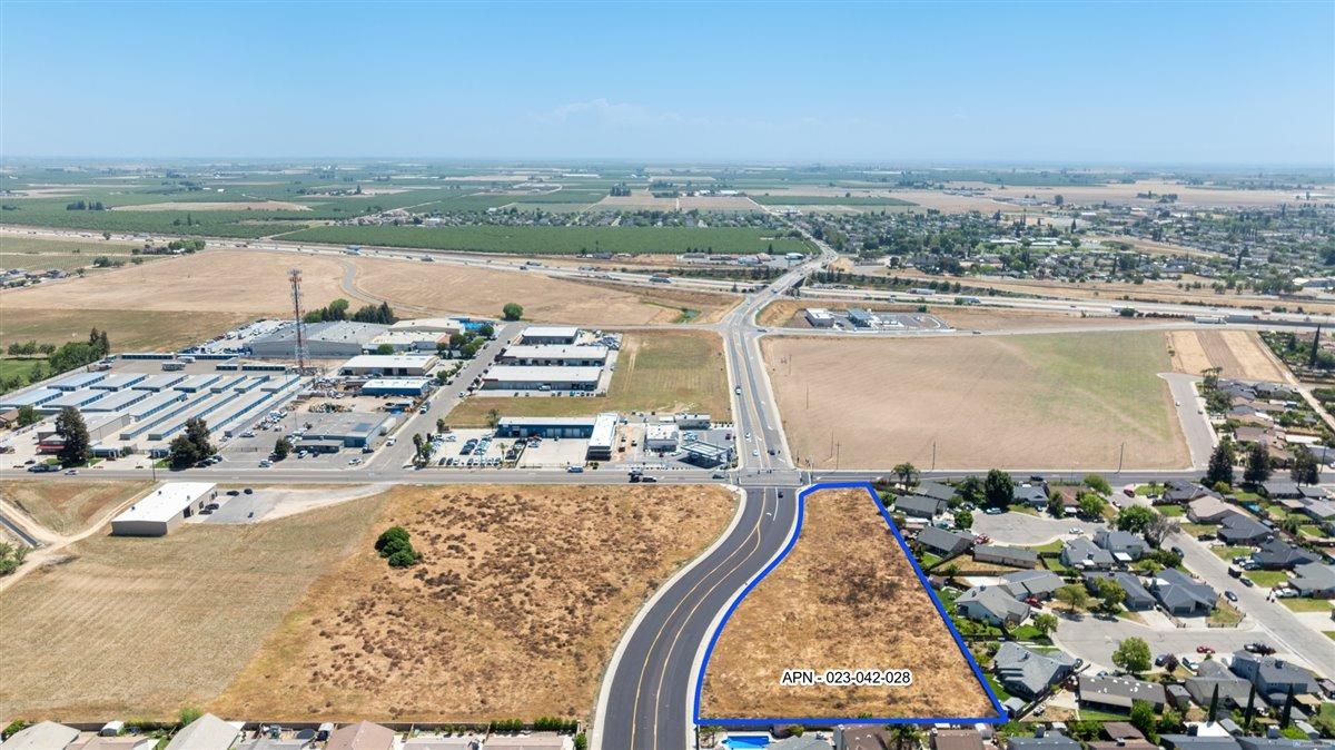 1 Hammatt Ave, Livingston, CA 95334