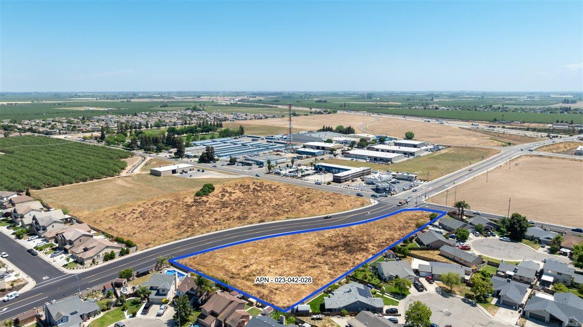 1 Hammatt Ave, Livingston, CA 95334