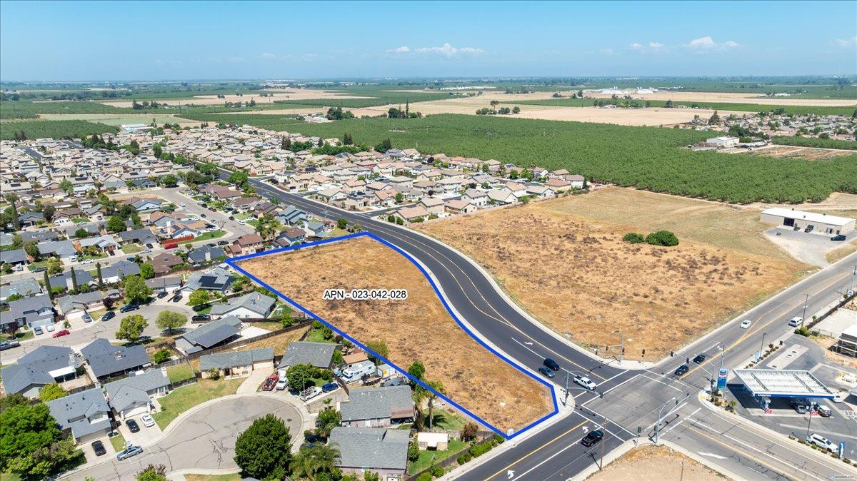 1 Hammatt Ave, Livingston, CA 95334