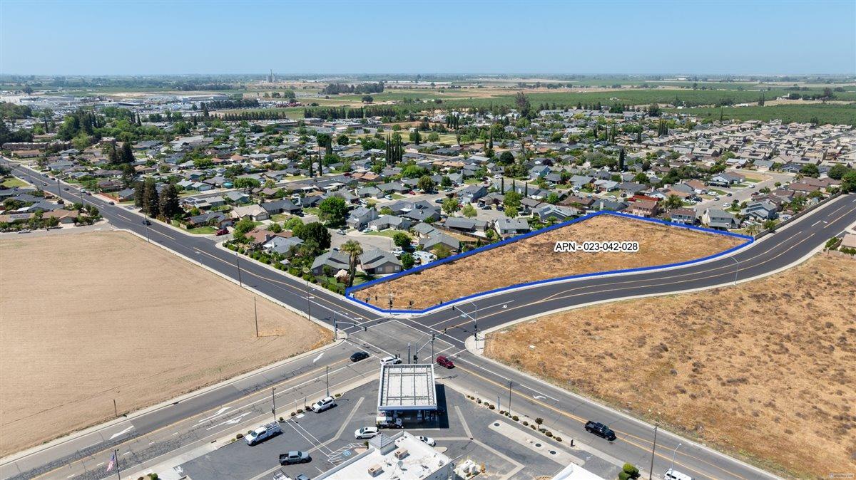 1 Hammatt Ave, Livingston, CA 95334