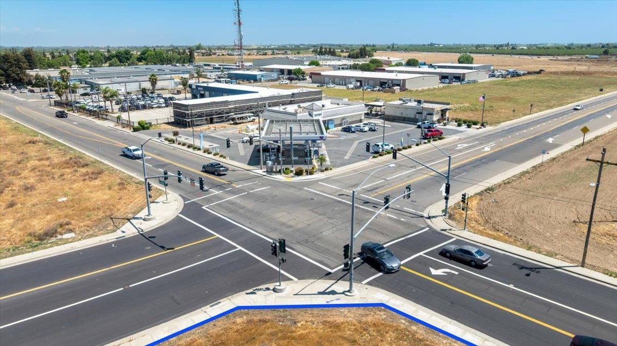 1 Hammatt Ave, Livingston, CA 95334