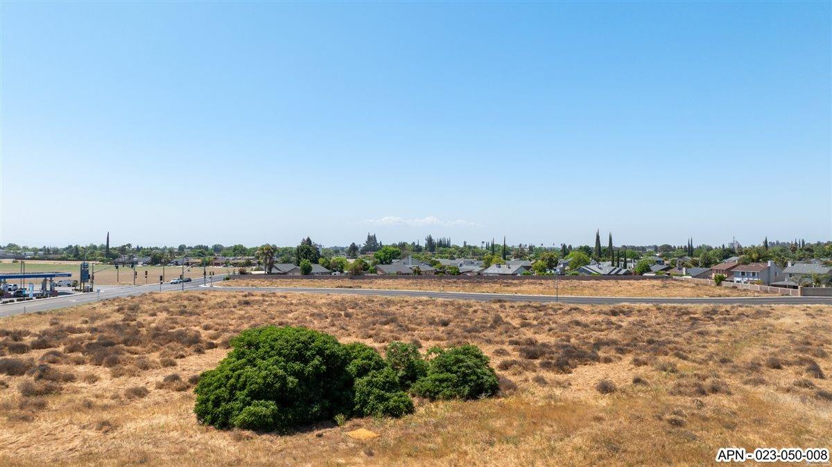 2 Hammett Ave, Livingston, CA 95334