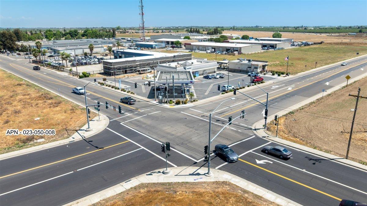 2 Hammett Ave, Livingston, CA 95334