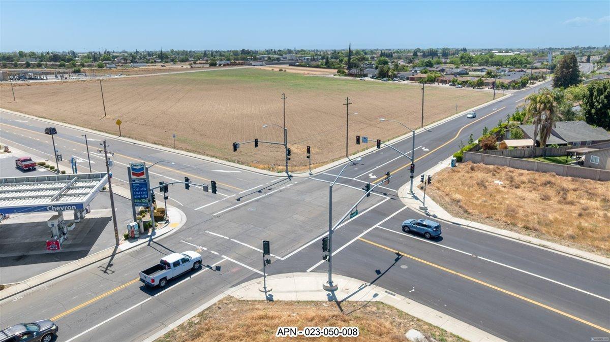 2 Hammett Ave, Livingston, CA 95334