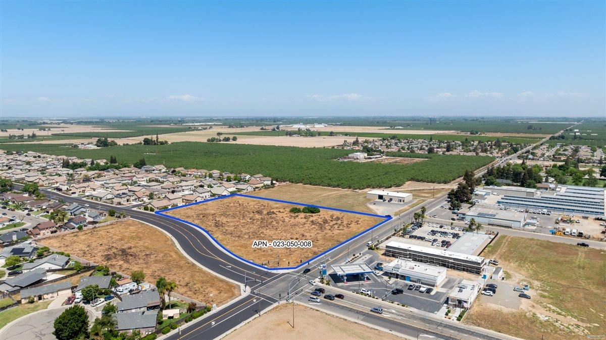 2 Hammett Ave, Livingston, CA 95334