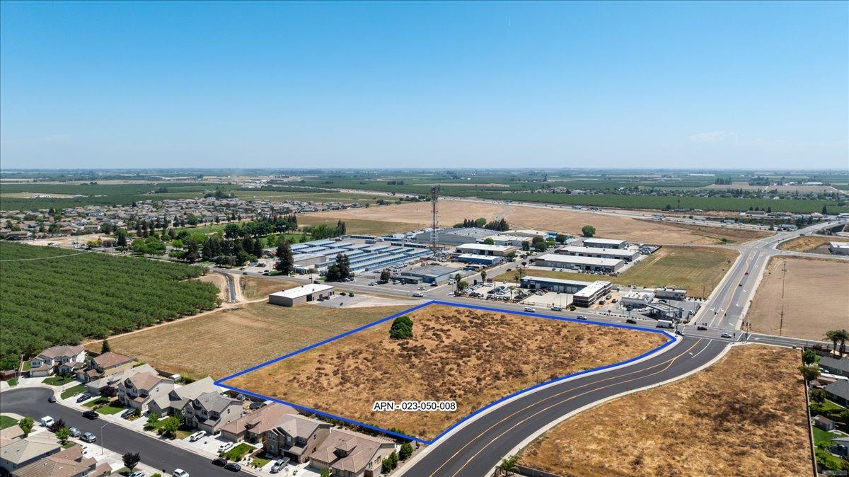 2 Hammett Ave, Livingston, CA 95334