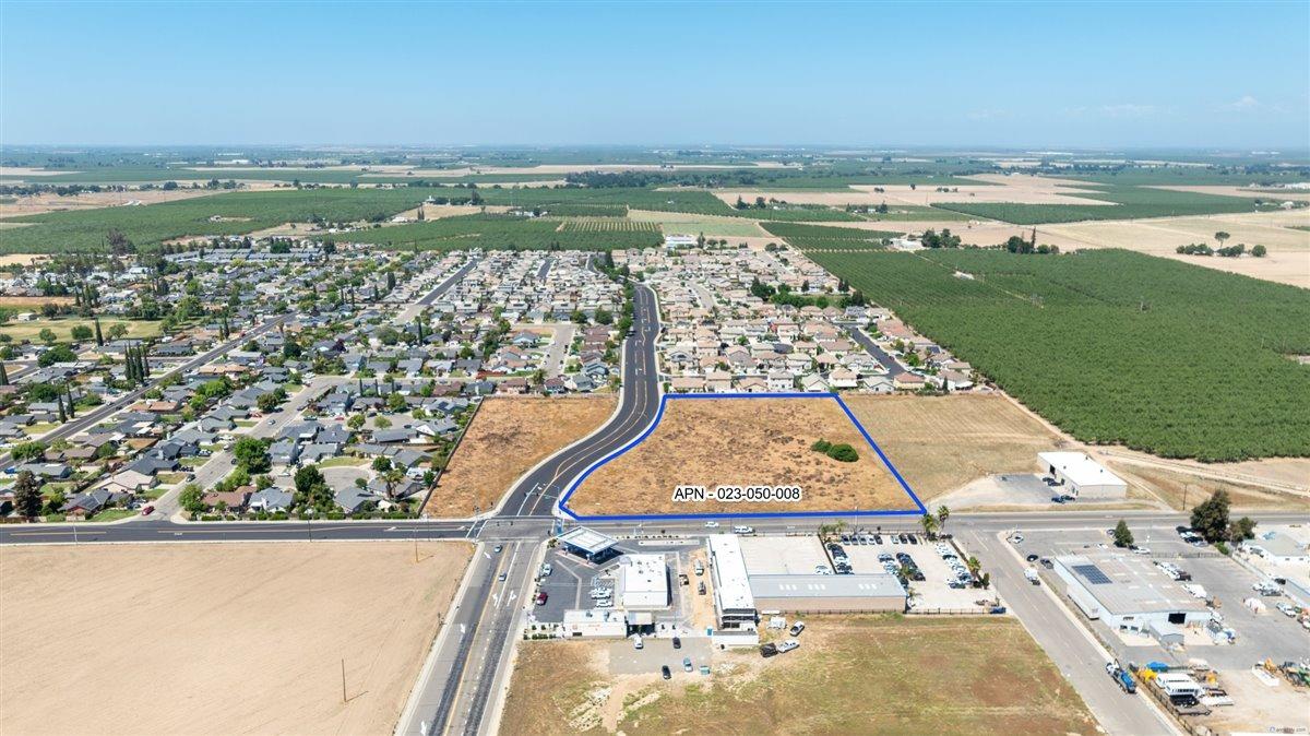 2 Hammett Ave, Livingston, CA 95334