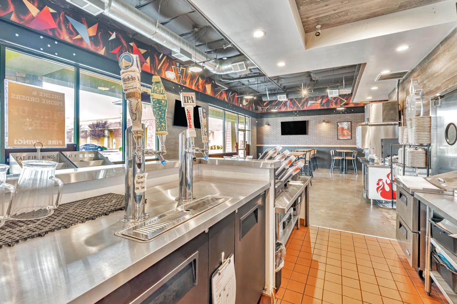 1050 W Monte Vista Ave, Turlock, CA 95382