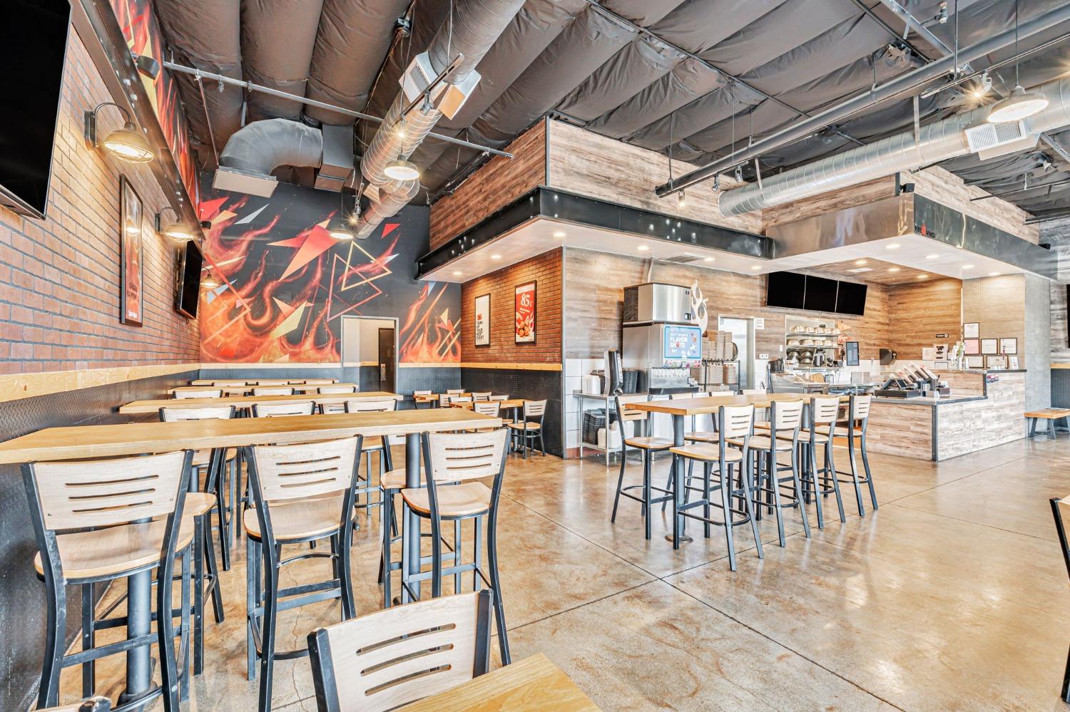 1050 W Monte Vista Ave, Turlock, CA 95382