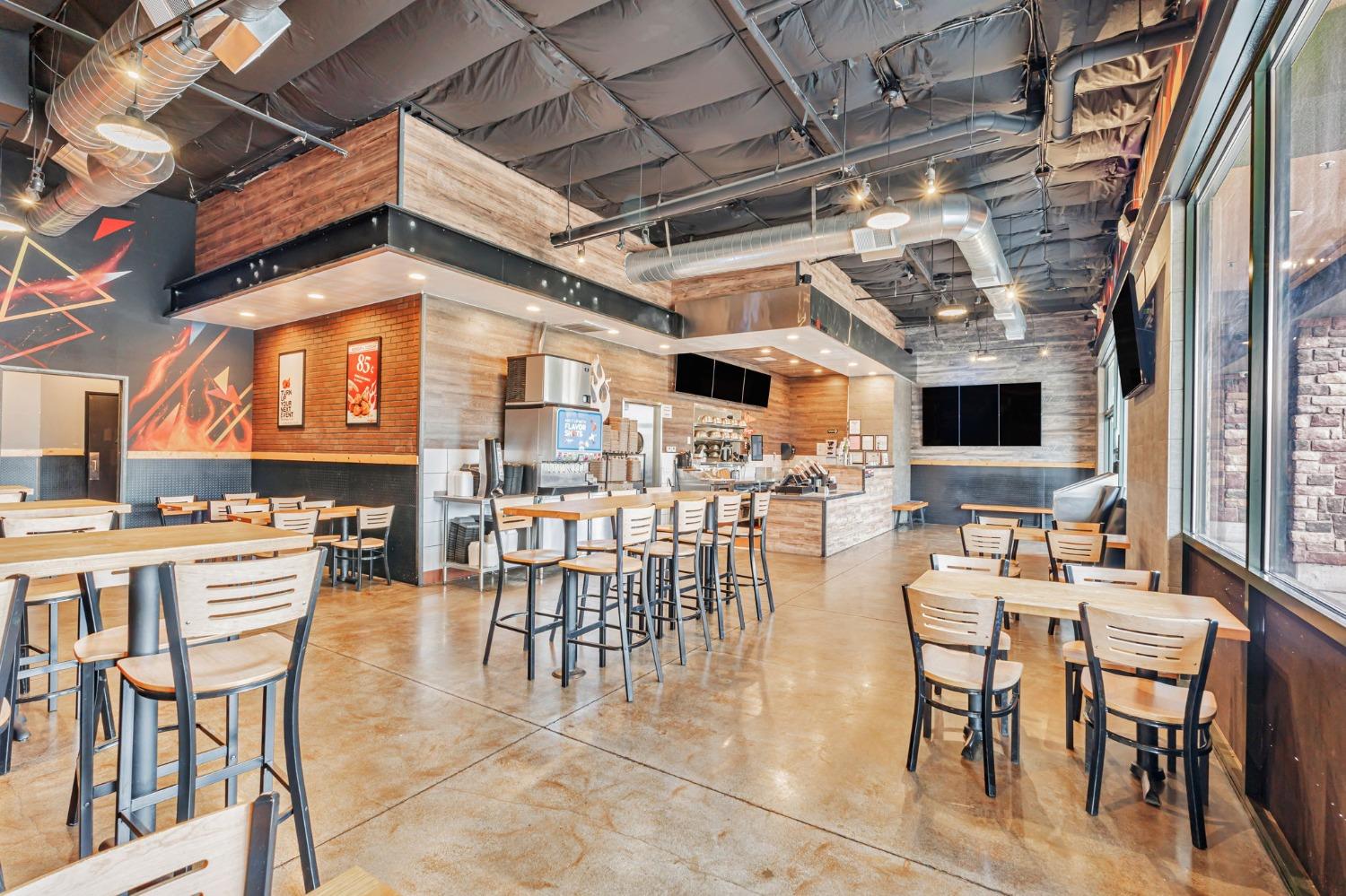 1050 W Monte Vista Ave, Turlock, CA 95382