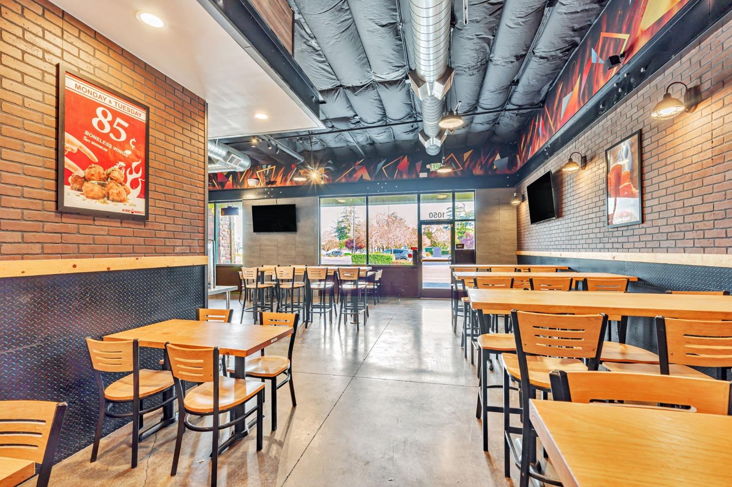 1050 W Monte Vista Ave, Turlock, CA 95382