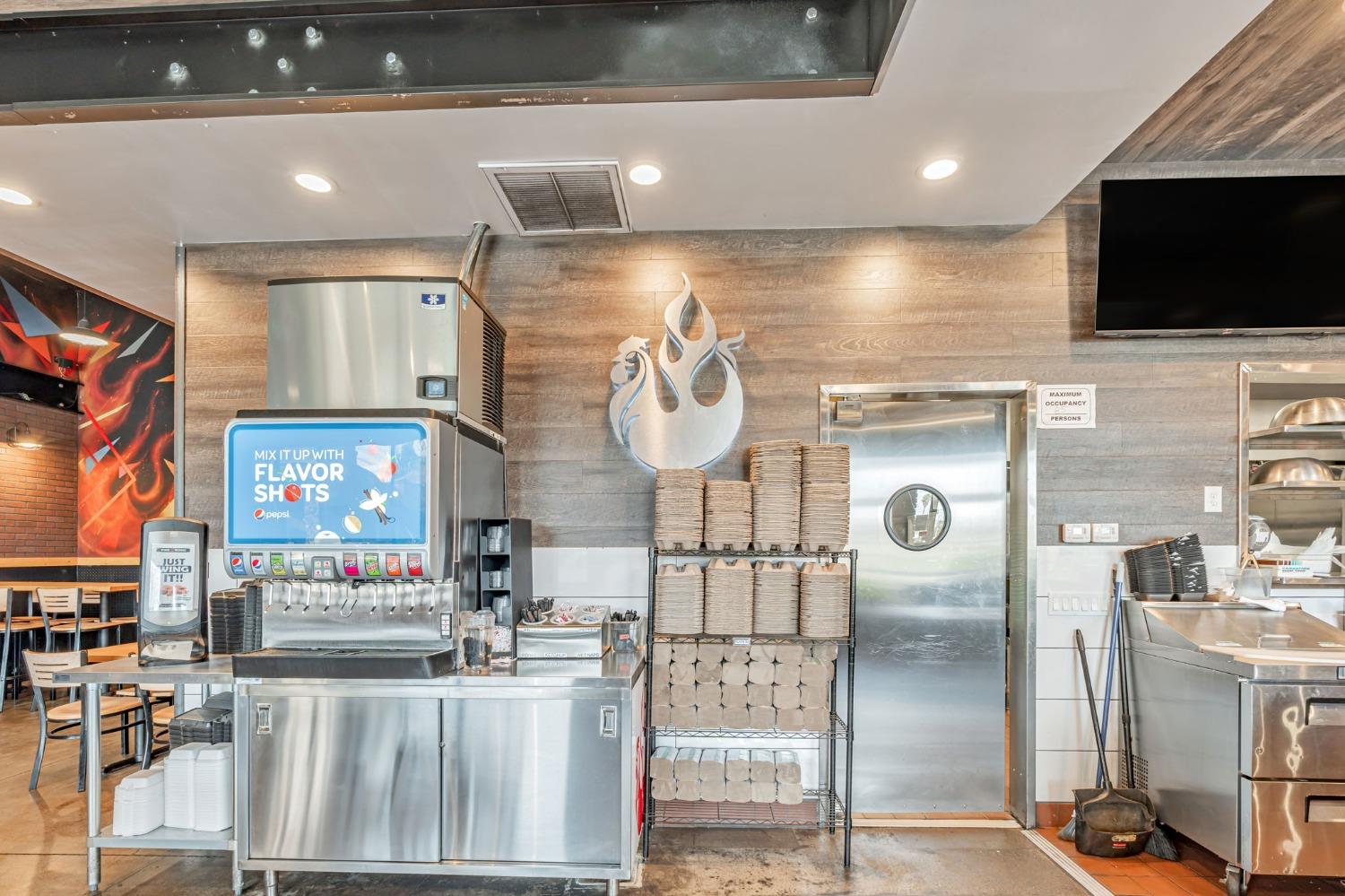 1050 W Monte Vista Ave, Turlock, CA 95382