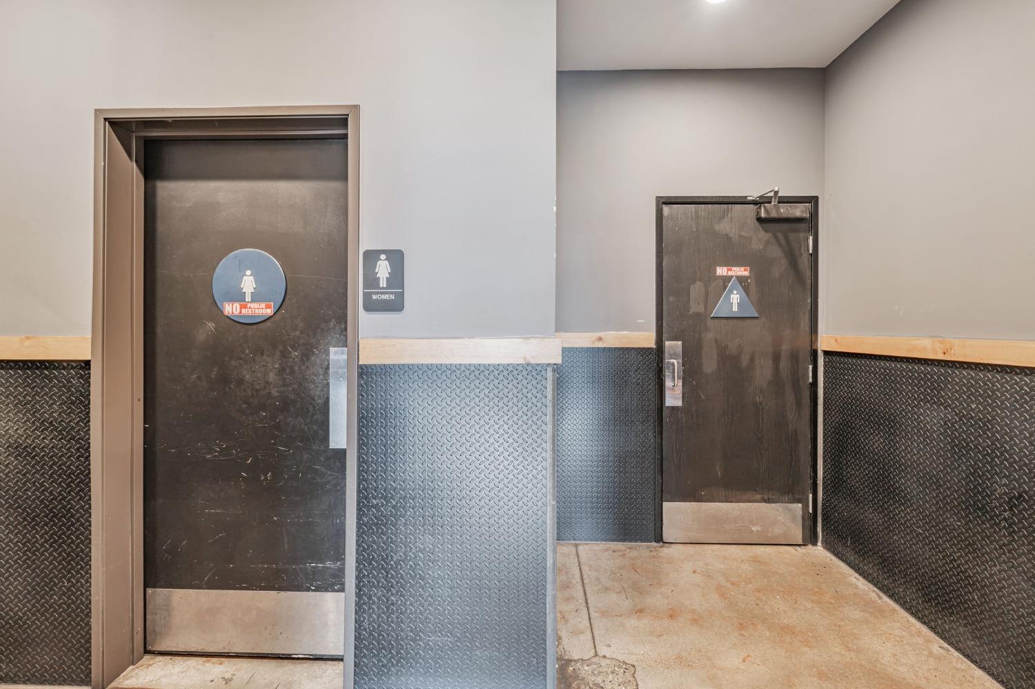 1050 W Monte Vista Ave, Turlock, CA 95382