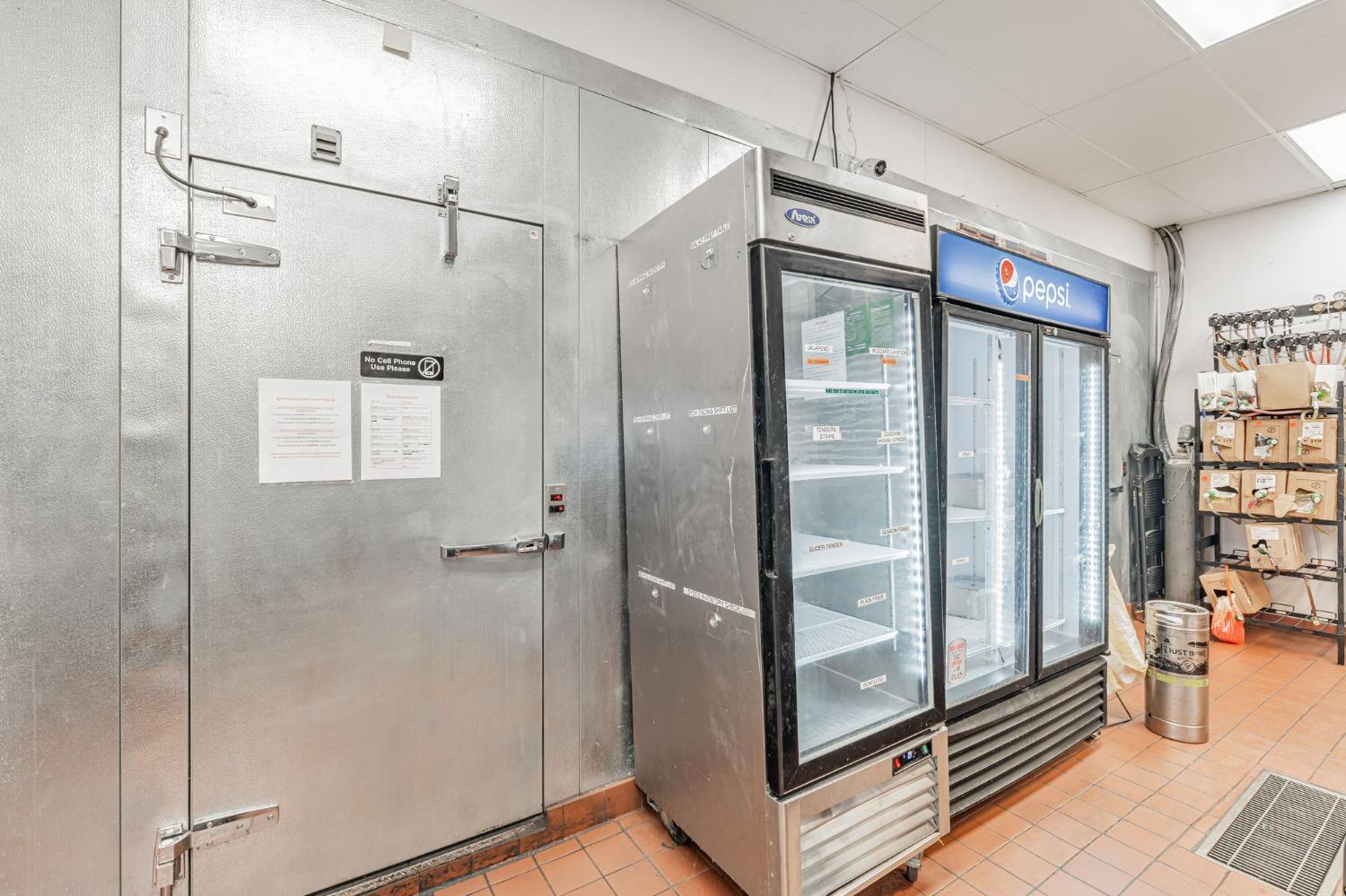 1050 W Monte Vista Ave, Turlock, CA 95382