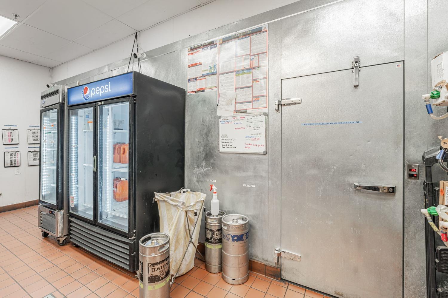 1050 W Monte Vista Ave, Turlock, CA 95382