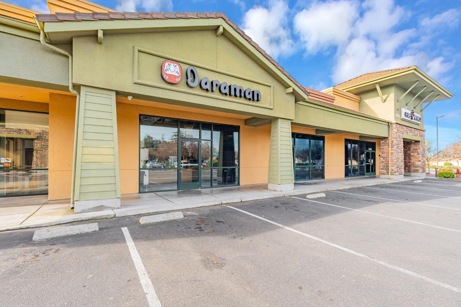 1050 W Monte Vista Ave, Turlock, CA 95382