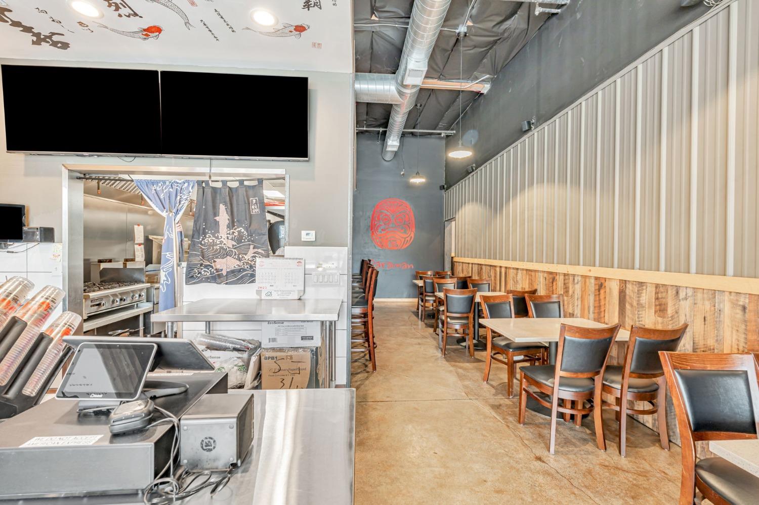 1050 W Monte Vista Ave, Turlock, CA 95382