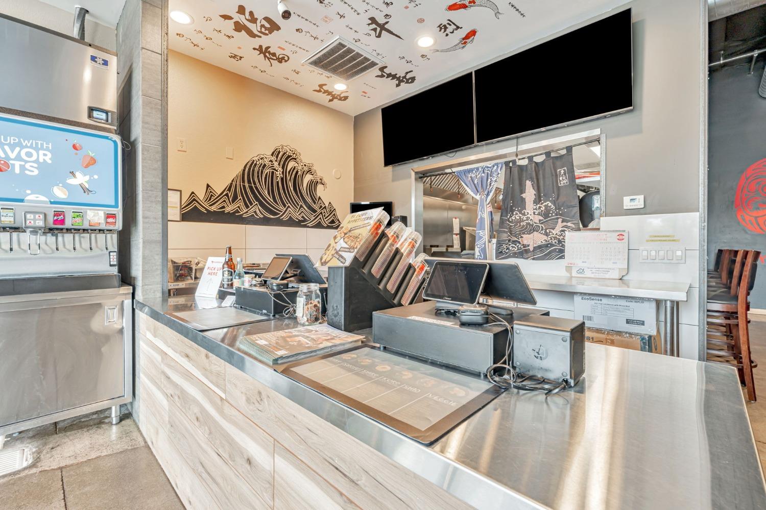 1050 W Monte Vista Ave, Turlock, CA 95382