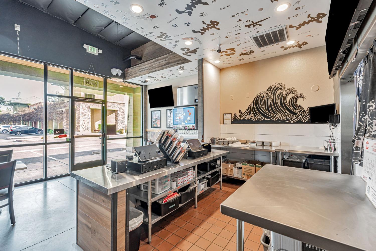 1050 W Monte Vista Ave, Turlock, CA 95382