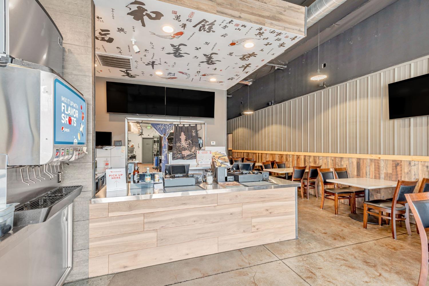 1050 W Monte Vista Ave, Turlock, CA 95382