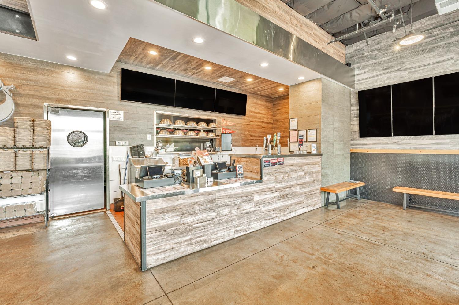 1050 W Monte Vista Ave, Turlock, CA 95382