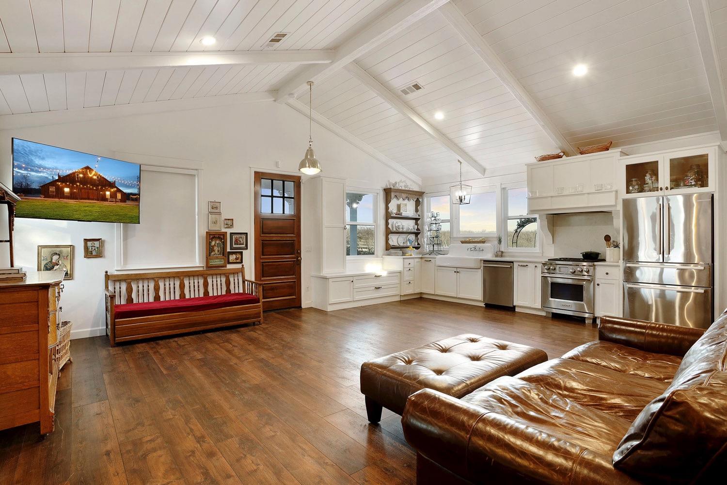 10031 Frankenheimer Rd, Oakdale, CA 95361