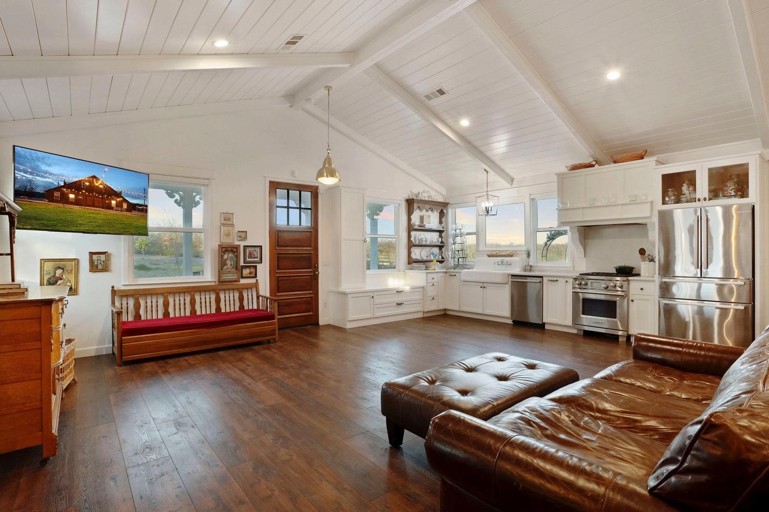 10031 Frankenheimer Rd, Oakdale, CA 95361