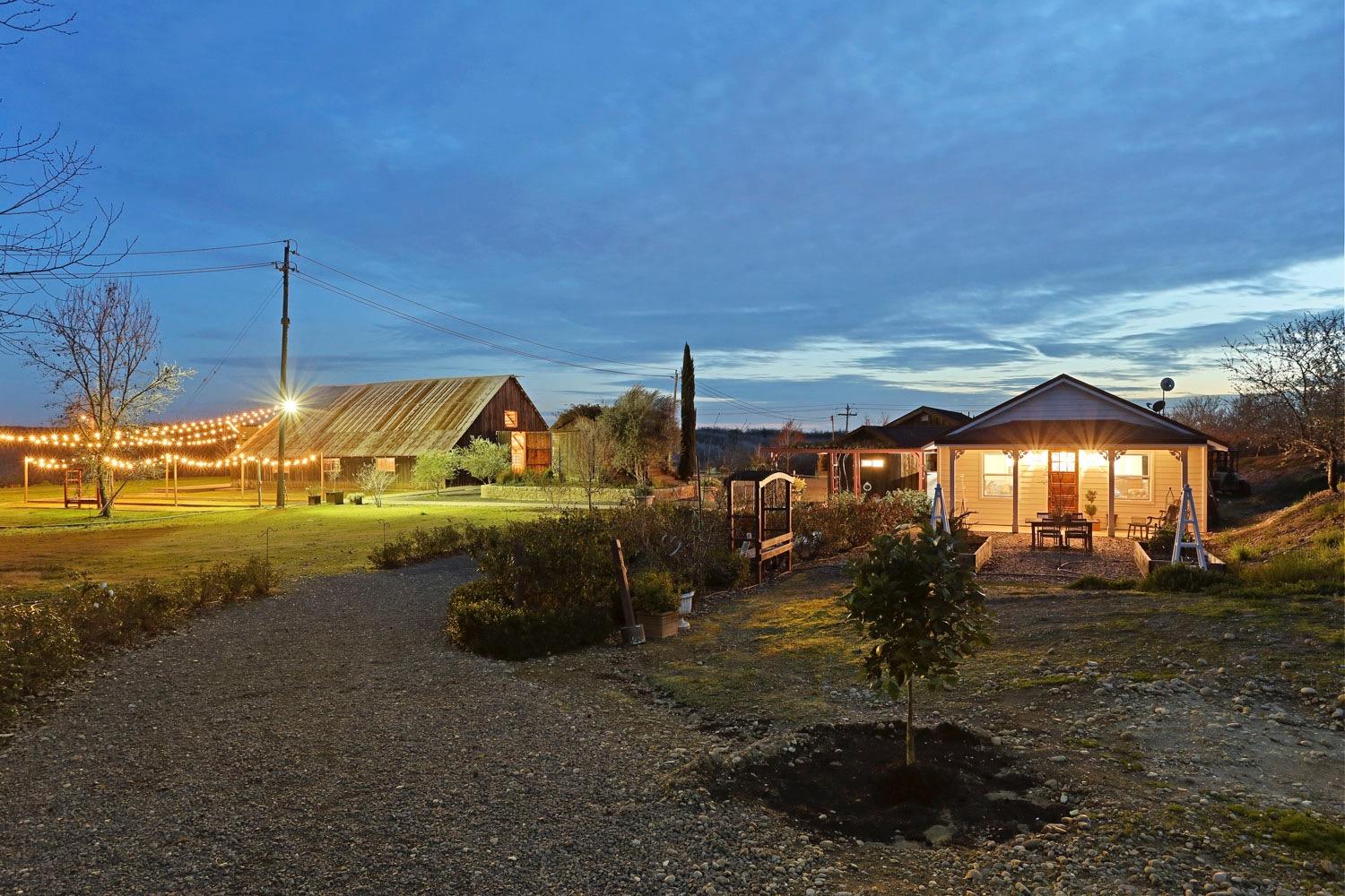 10031 Frankenheimer Rd, Oakdale, CA 95361