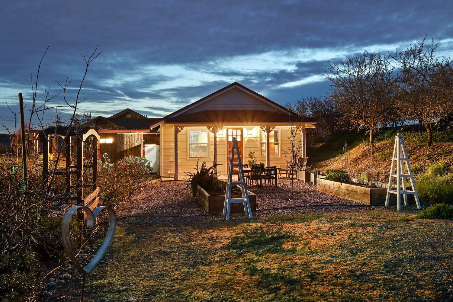 10031 Frankenheimer Rd, Oakdale, CA 95361