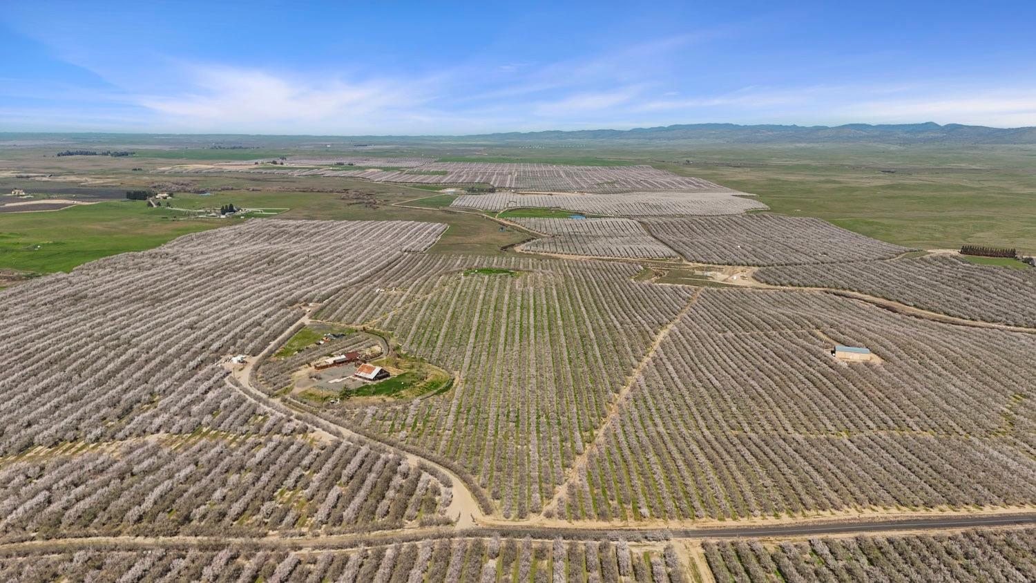 10031 Frankenheimer Rd, Oakdale, CA 95361