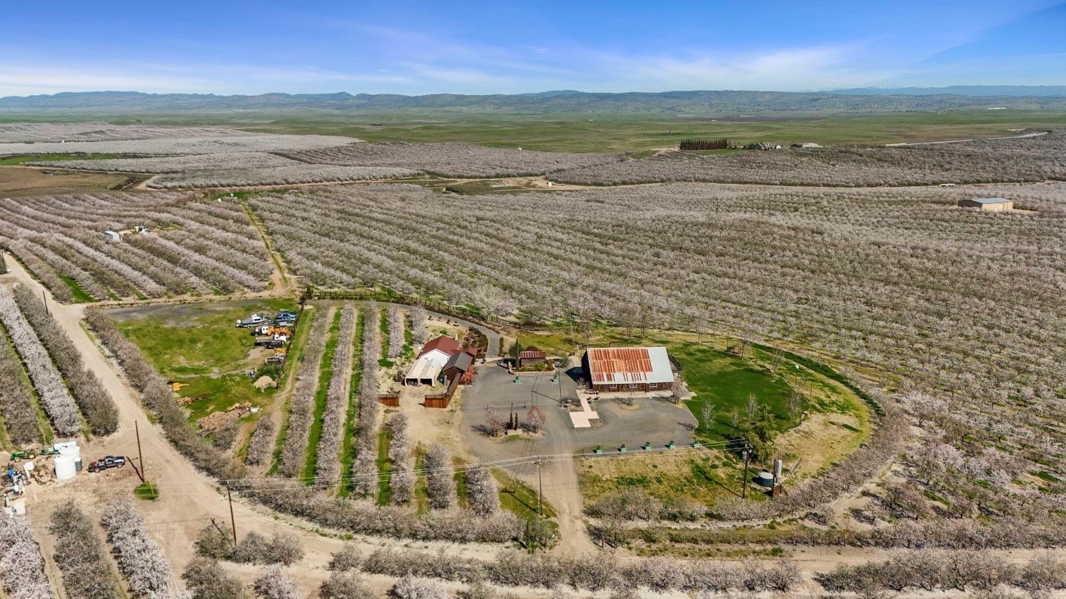 10031 Frankenheimer Rd, Oakdale, CA 95361