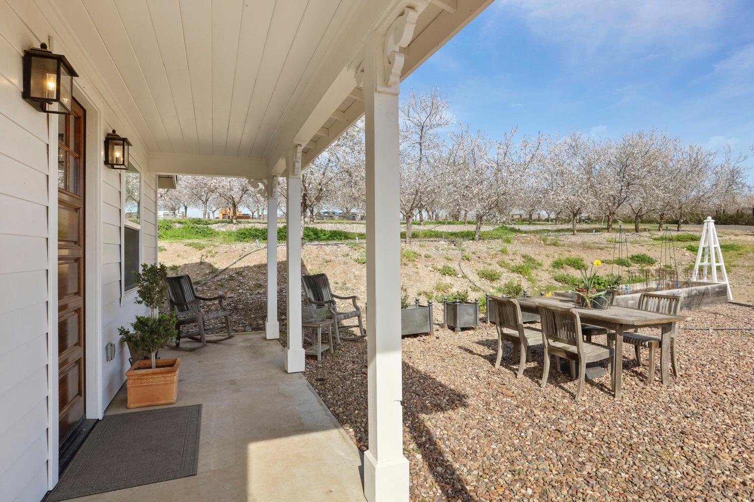 10031 Frankenheimer Rd, Oakdale, CA 95361