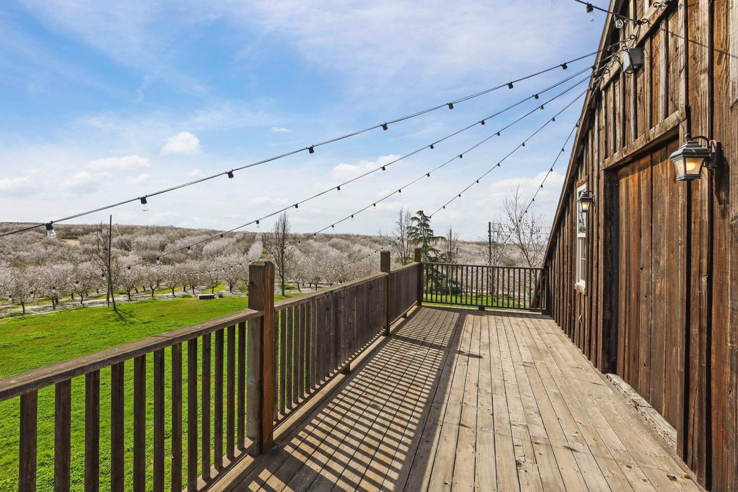 10031 Frankenheimer Rd, Oakdale, CA 95361